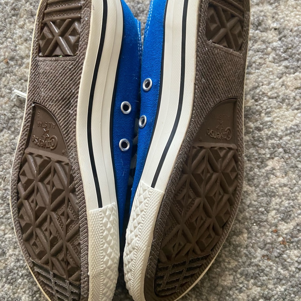 Converse - Picture 2 of 4